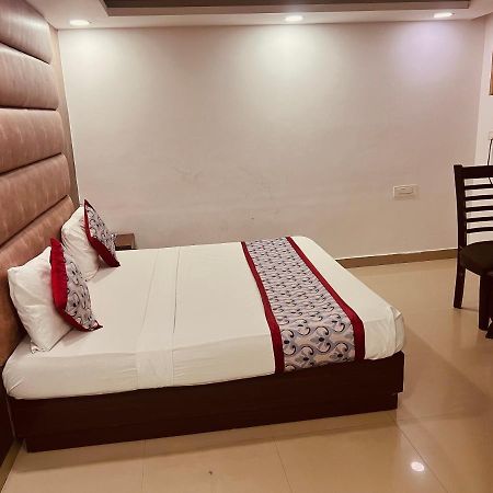Hotel Asian Plaza Delhi Airport Nuova Delhi Esterno foto