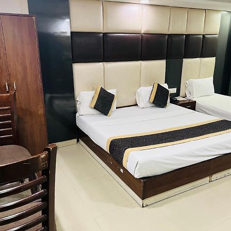 Hotel Asian Plaza Delhi Airport Nuova Delhi Esterno foto