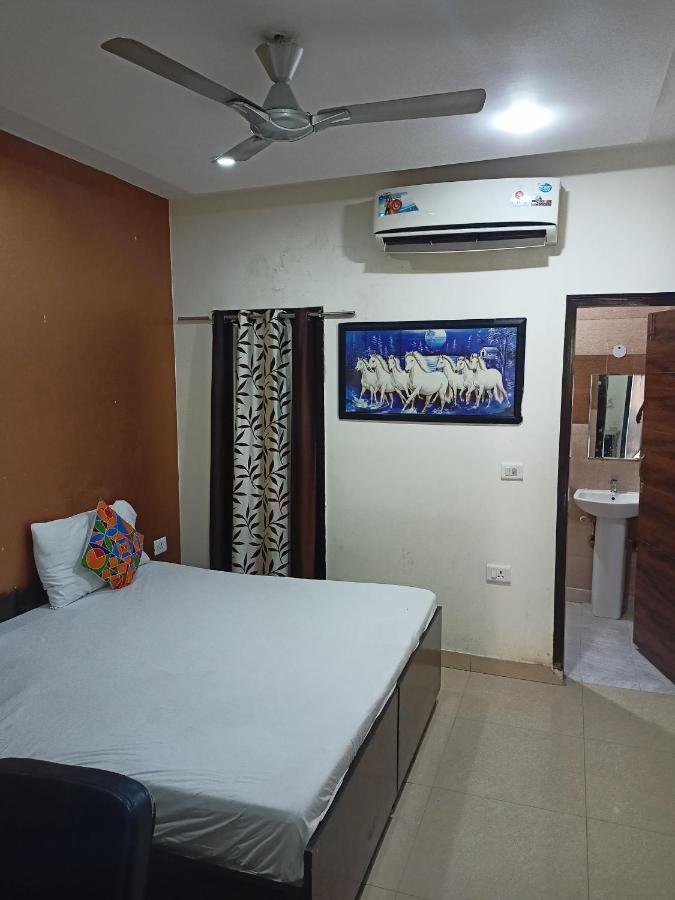 Hotel Asian Plaza Delhi Airport Nuova Delhi Esterno foto