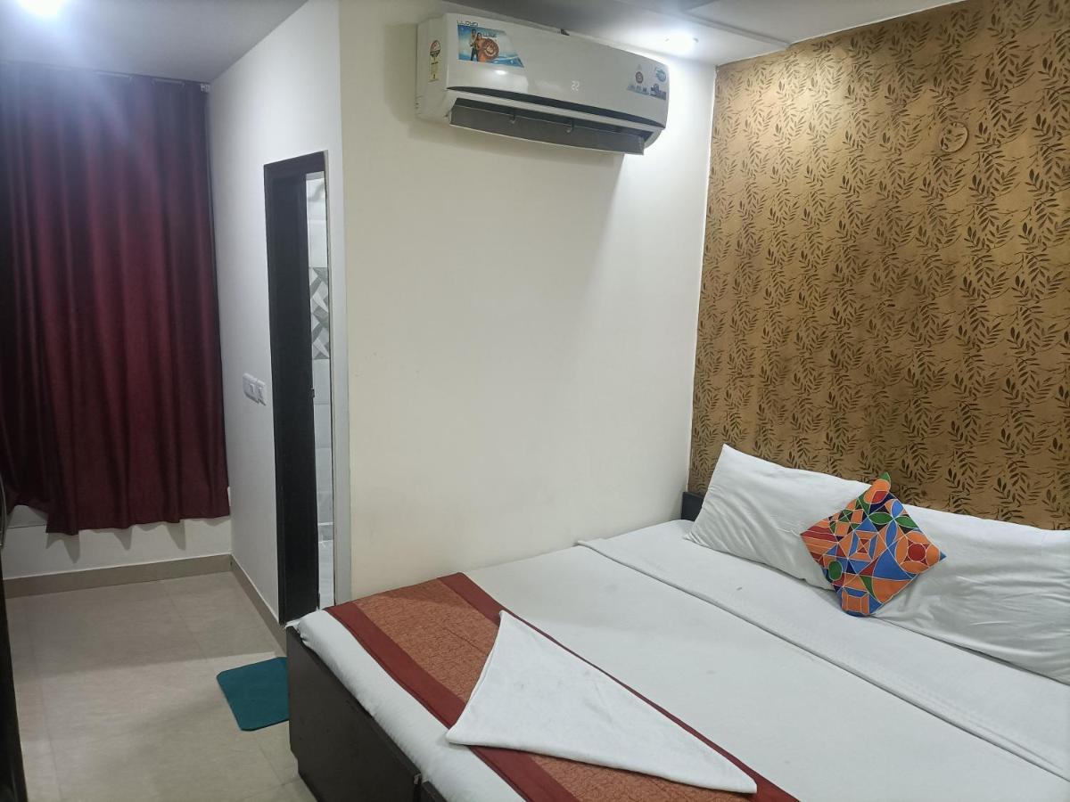 Hotel Asian Plaza Delhi Airport Nuova Delhi Esterno foto