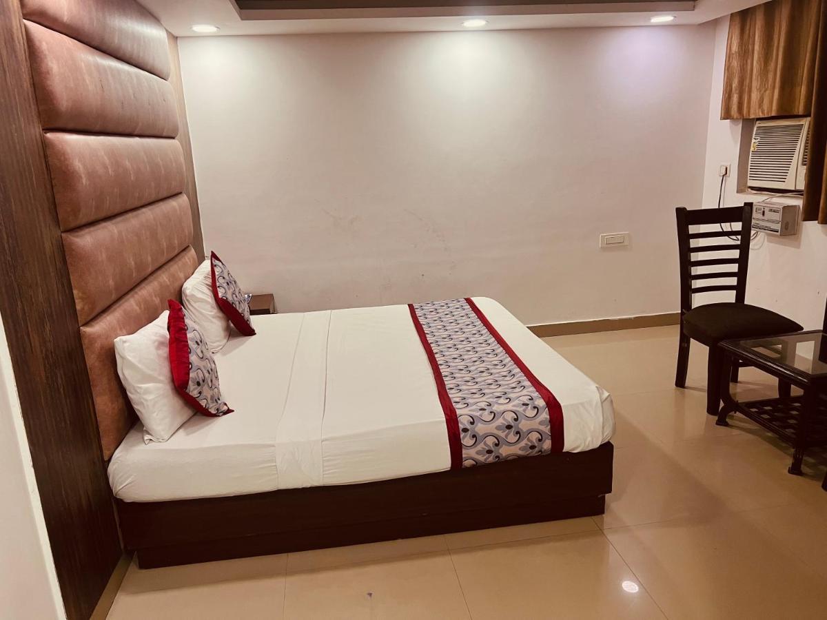 Hotel Asian Plaza Delhi Airport Nuova Delhi Esterno foto