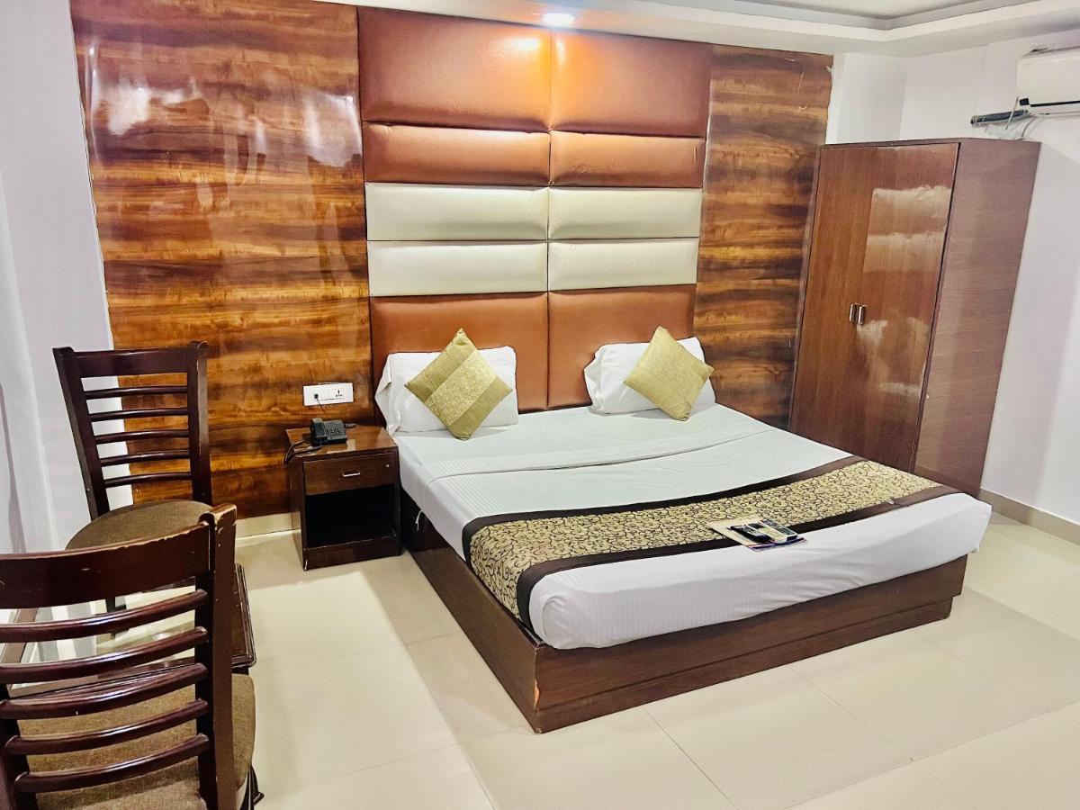 Hotel Asian Plaza Delhi Airport Nuova Delhi Esterno foto
