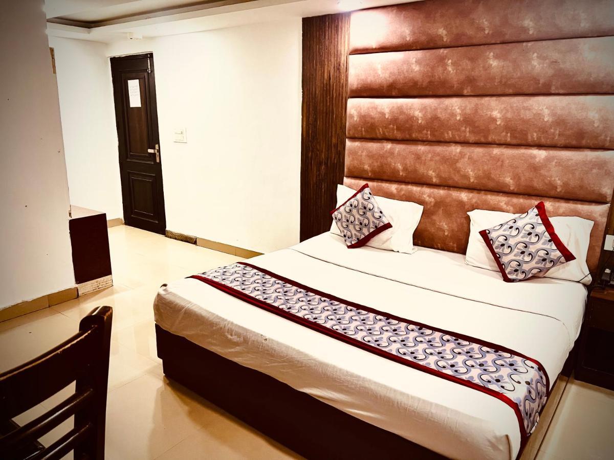 Hotel Asian Plaza Delhi Airport Nuova Delhi Esterno foto