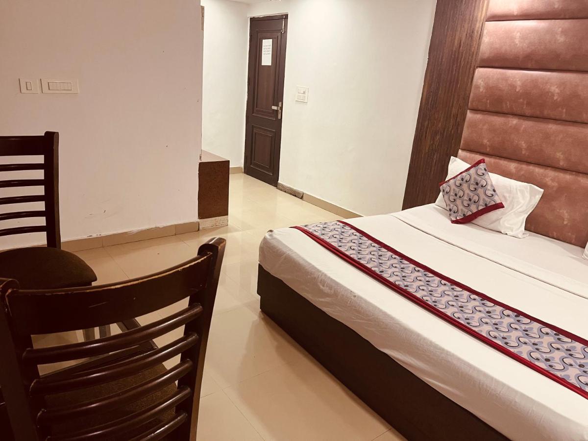 Hotel Asian Plaza Delhi Airport Nuova Delhi Esterno foto